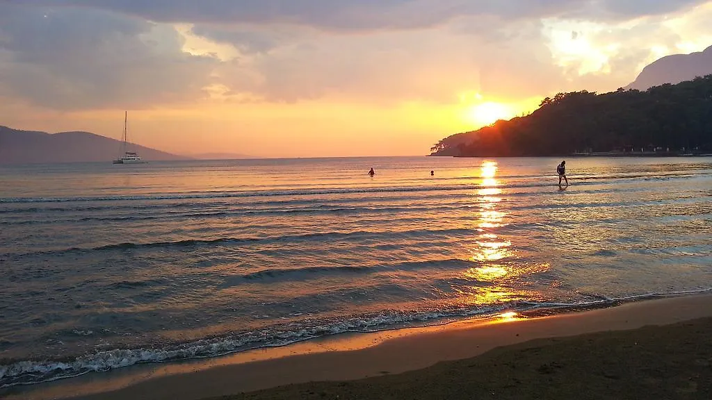 Hanzara Hotel Akyaka 3*,